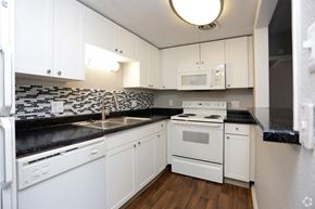Colorado Springs apartment for rent - 1X1 Kitchen Bonterra Lakeside Apartments, Colorado Springs, CO