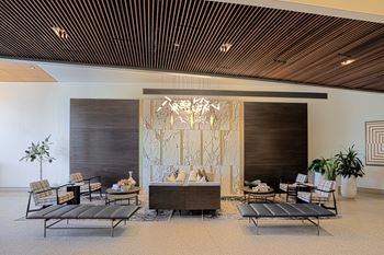 Main entrance & lobby