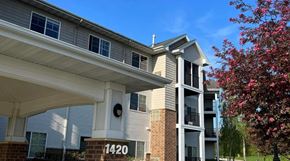 Winona apartment for rent - A building with the number 1420 on it.