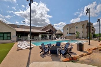 Outdoor patio with firepit