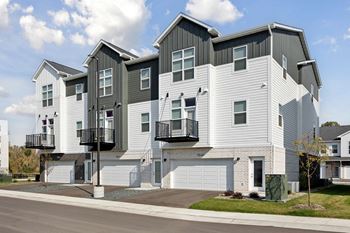 Attached 2-car garage (townhomes)