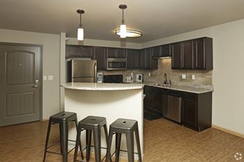 Breakfast bar and immense counter space