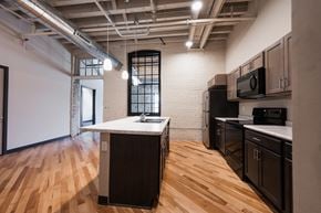Milwaukee apartment for rent - Apartment kitchen with historic features