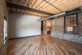 Milwaukee apartment for rent - Historic building features