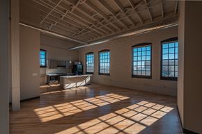 Milwaukee apartment for rent - Spacious apartment with historic features