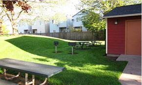 Forest Grove apartment for rent - Elm Park Picnic Tables