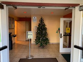 Aloha apartment for rent - Reedville Christmas Tree