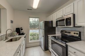 Manassas apartment for rent - Fully Equipped Kitchen at The Fields of Manassas, Manassas, Virginia