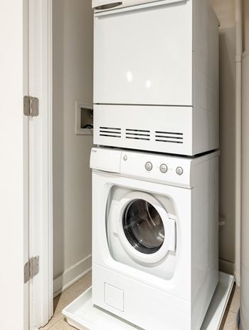 Washer dryer in unit