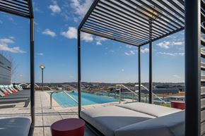 Washington apartment for rent - A pool area with a view of the city.