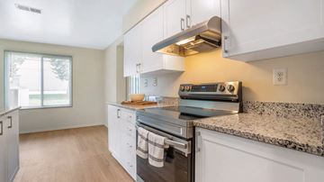 Tysons apartment for rent - A kitchen with a stove and oven.