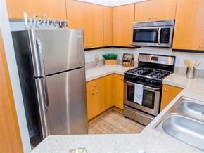 Bermuda Dunes multi-family for rent - Fully Equipped Kitchen With Modern Appliances at Medici Apartment Homes, Bermuda Dunes, CA, 92203