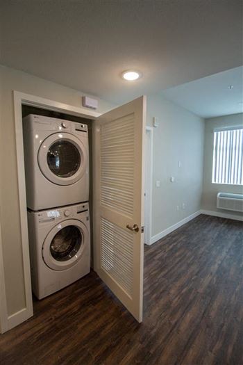 Washer dryer in unit