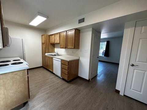 Floor plan for 2 beds, 1 bath, 816 sqft