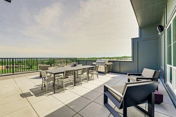 Maven sky lounge