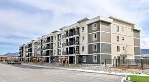 Summerland apartment for rent - A four storey apartment building with parking in front