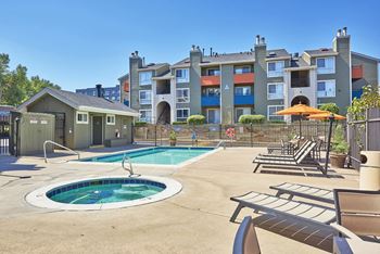 Year round relaxing jacuzzi