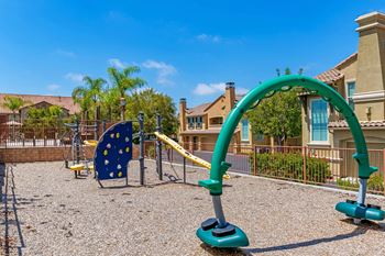 2 Enteraining children's play areas