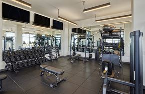 Phoenix apartment for rent - Fitness center with