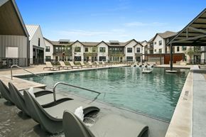 Arlington apartment for rent - pool