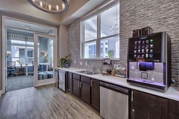 Coffee bar with 24/7 access