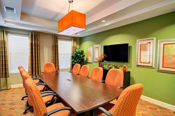 2 Business centers with conference rooms