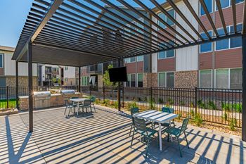 Outdoor grills & tv