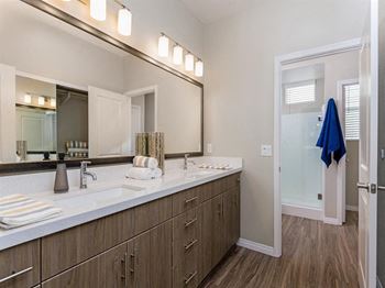 Duel sinks in master bath