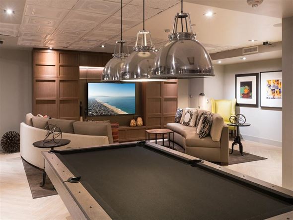 Los Angeles apartment for rent - pool table and entertainment room