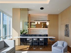 Los Angeles apartment for rent - amenity seating table