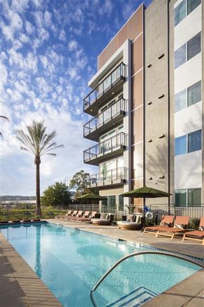 San Diego apartment for rent - pool