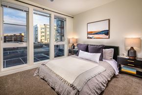 Aurora apartment for rent - Bedroom with floor to ceiling windows