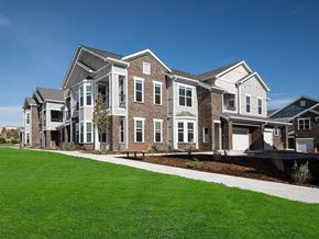 Aurora apartment for rent - Property Exterior Building