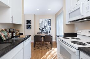 Mountain View apartment for rent - kitchen