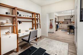 Orange apartment for rent - Living Room