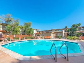 Whittier apartment for rent - the swimming pool at the apartments for rent at Citrus Court Apartments, California