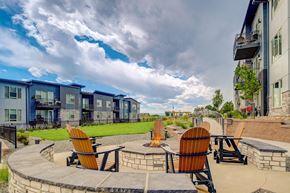 Parker apartment for rent - Outdoor fire pit area