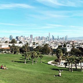 San Francisco apartment for rent - a park in san francisco with people sitting on the grass