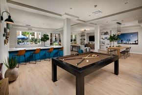Orange apartment for rent - Clubhouse