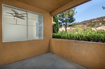 Private balconies & patios