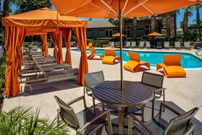 Riverside apartment for rent - Pool