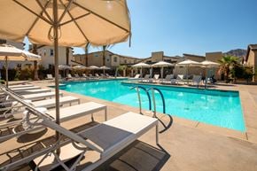 La Quinta apartment for rent - the swimming pool at the resort