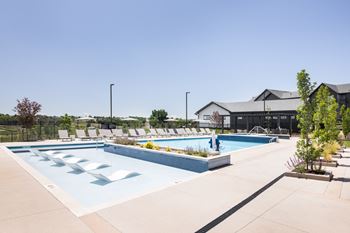 Year-round resort-style pool, tanning deck, 25-yard lap lane & spa