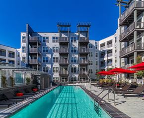 Alexandria apartment for rent - pool