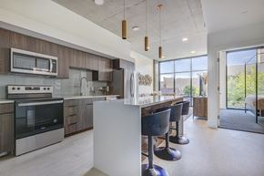 Salt Lake City apartment for rent - Kitchen with island