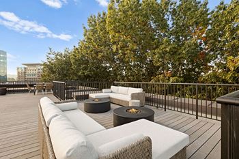 Rooftop sundeck