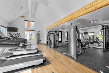 24/7 State-of-the-art fitness center