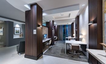 E-lounge with wi-fi, usb connectivity, smart tv and imac computers