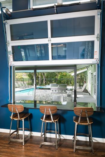 Poolside outdoor kitchen
