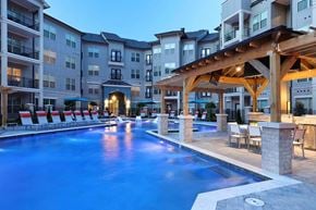 Richmond apartment for rent - pool